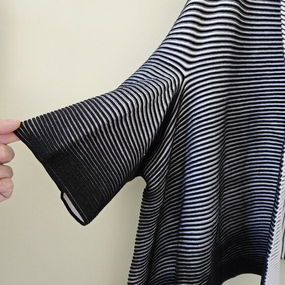 Marla Wynne Ribbed Reversible M L 3/4 Sleeve Open Front Assymetric Hem Cardigan - Picture 3 of 14